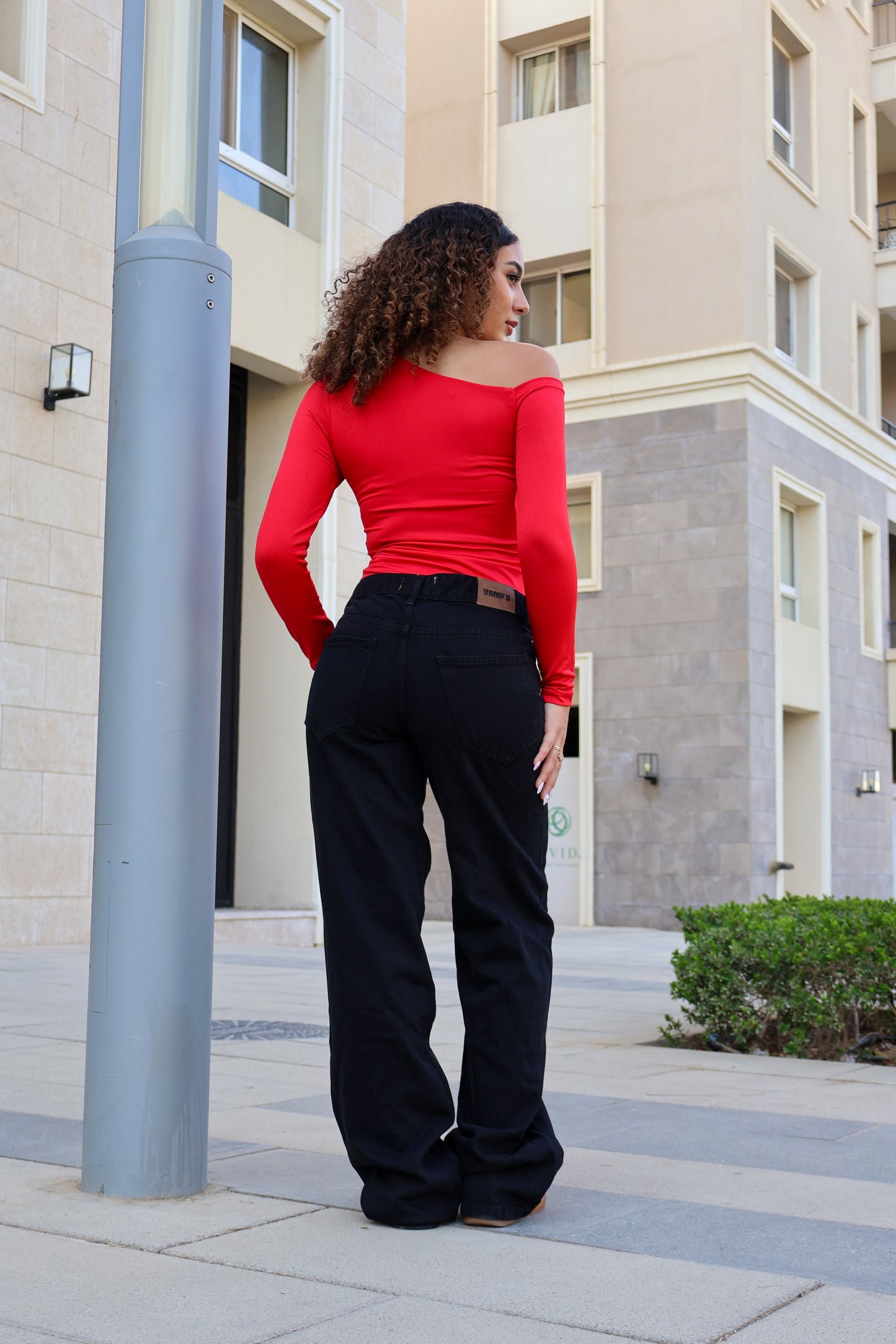 RED ONE-SHOULDER BASIC TOP
