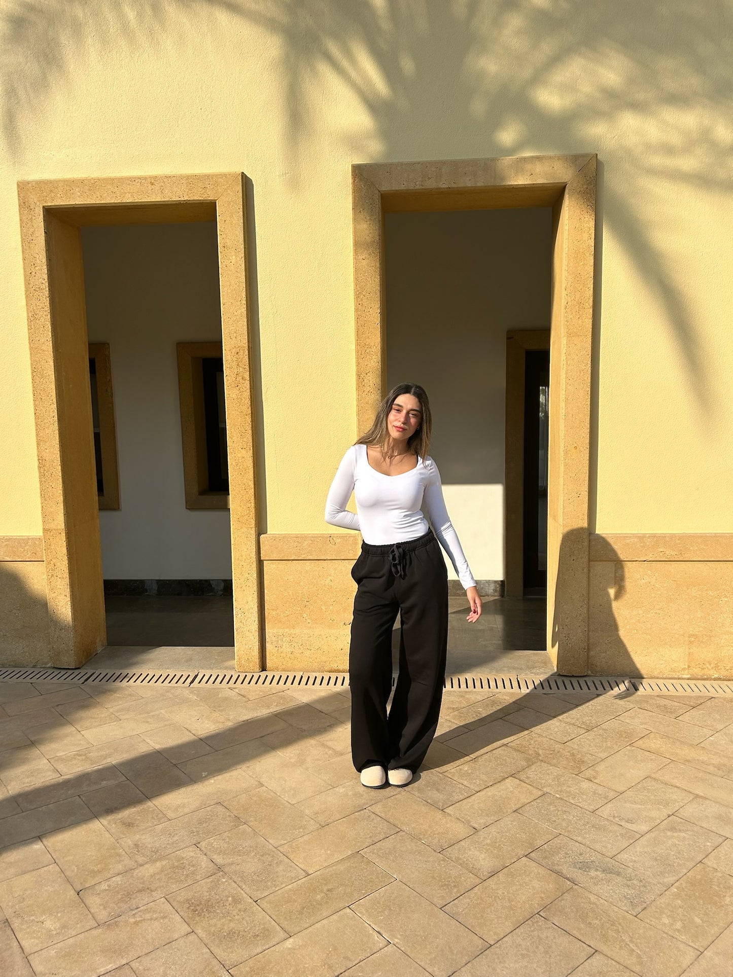 BLACK WIDE LEG SWEATPANTS