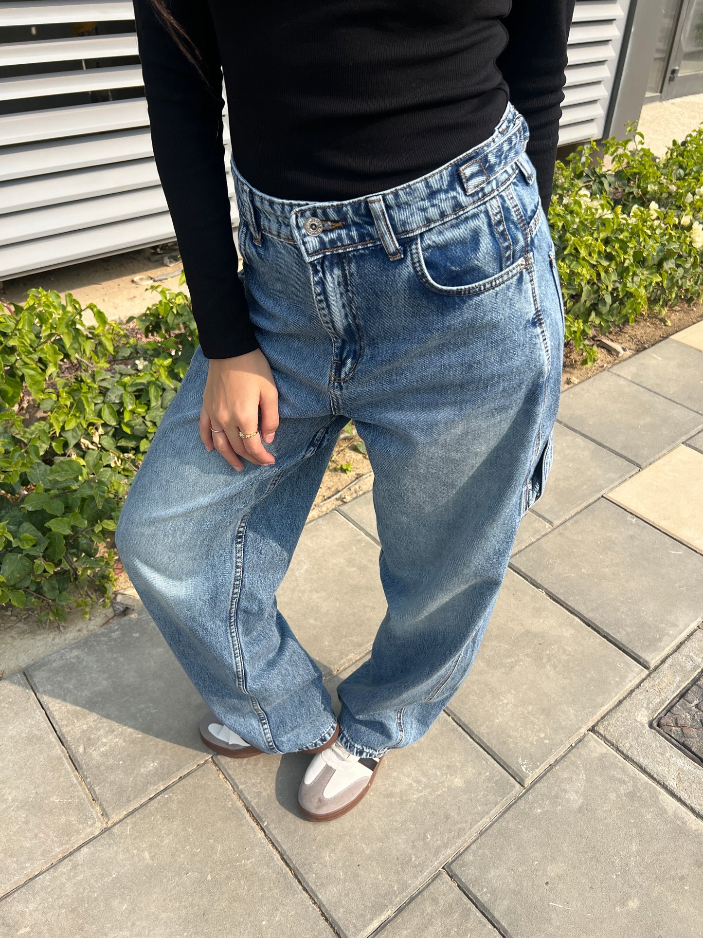 BLUE ADJUSTABLE BALLOON FIT DENIM