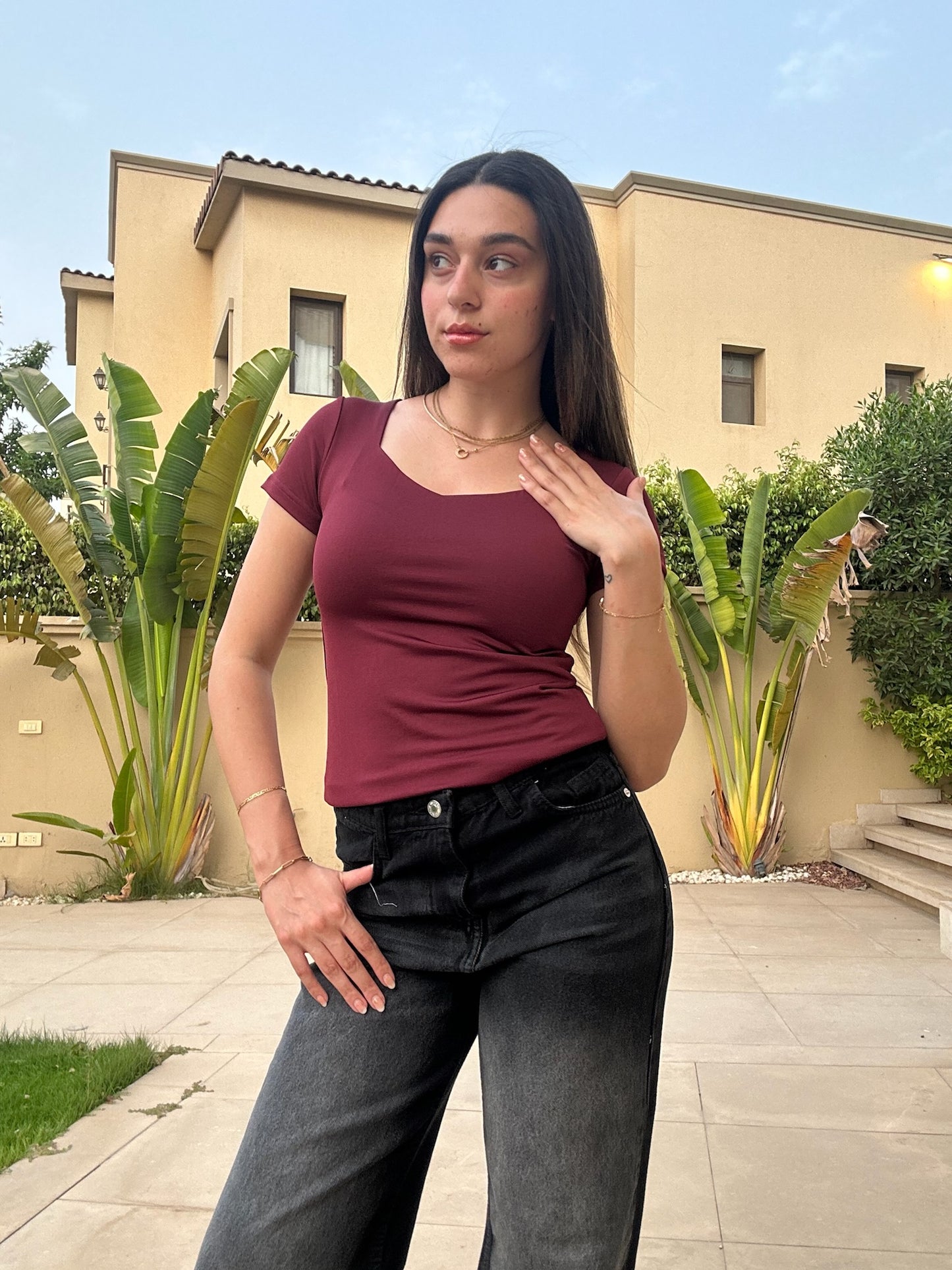 BURGUNDY-SQUARE NECK SHORT SLEEVED BASIC TOP