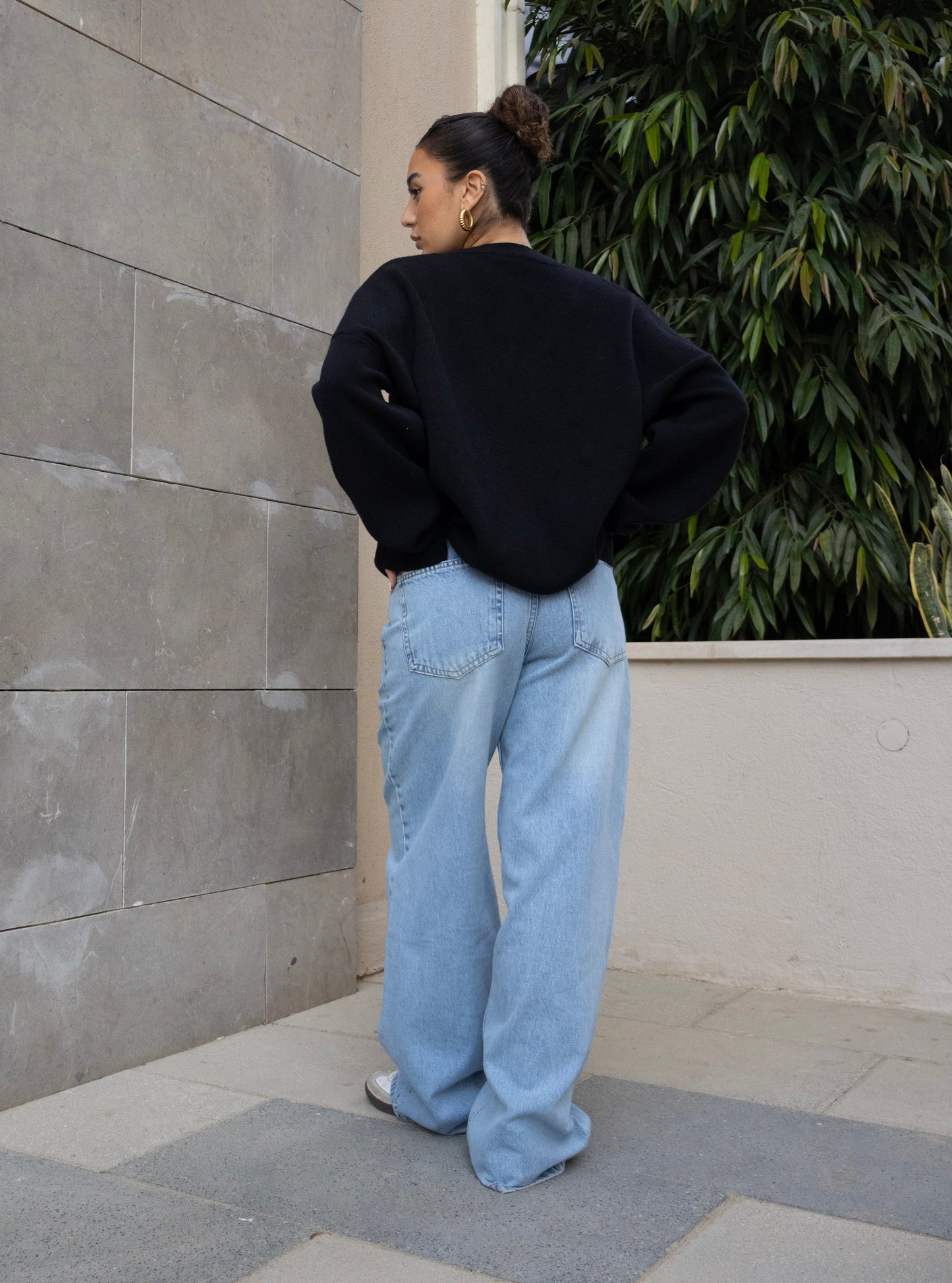 BLUE MID-RISE BAGGY DENIM