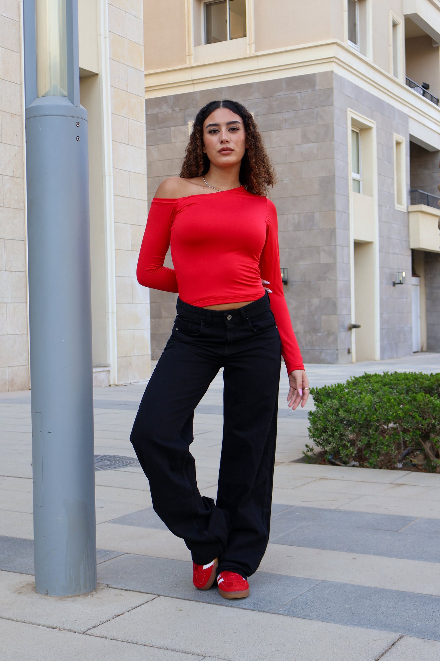 RED ONE-SHOULDER BASIC TOP