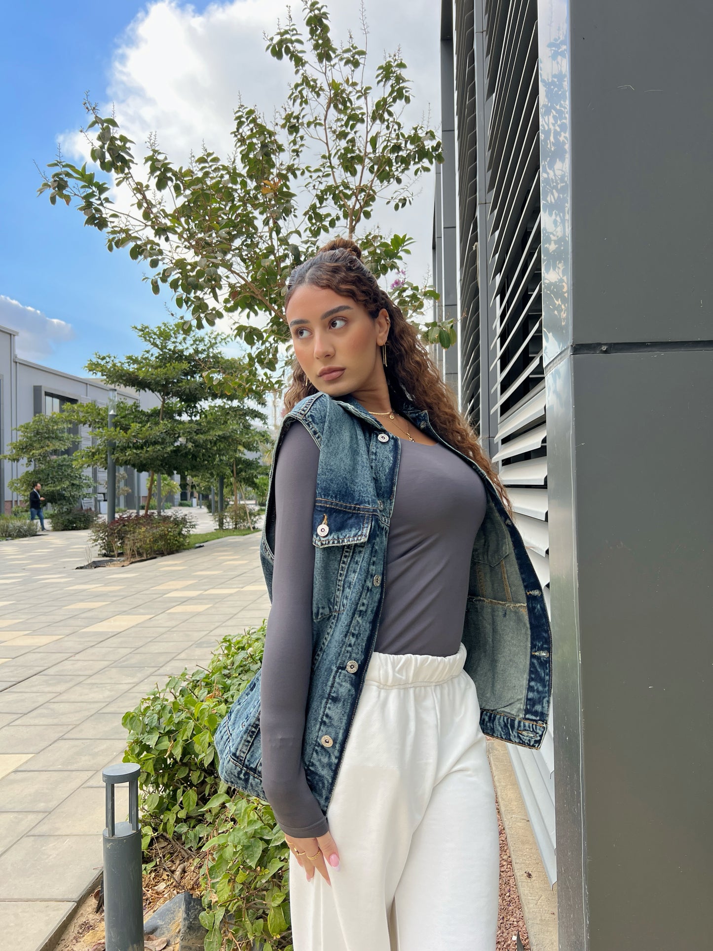 BLUE OVERSIZED DENIM VEST