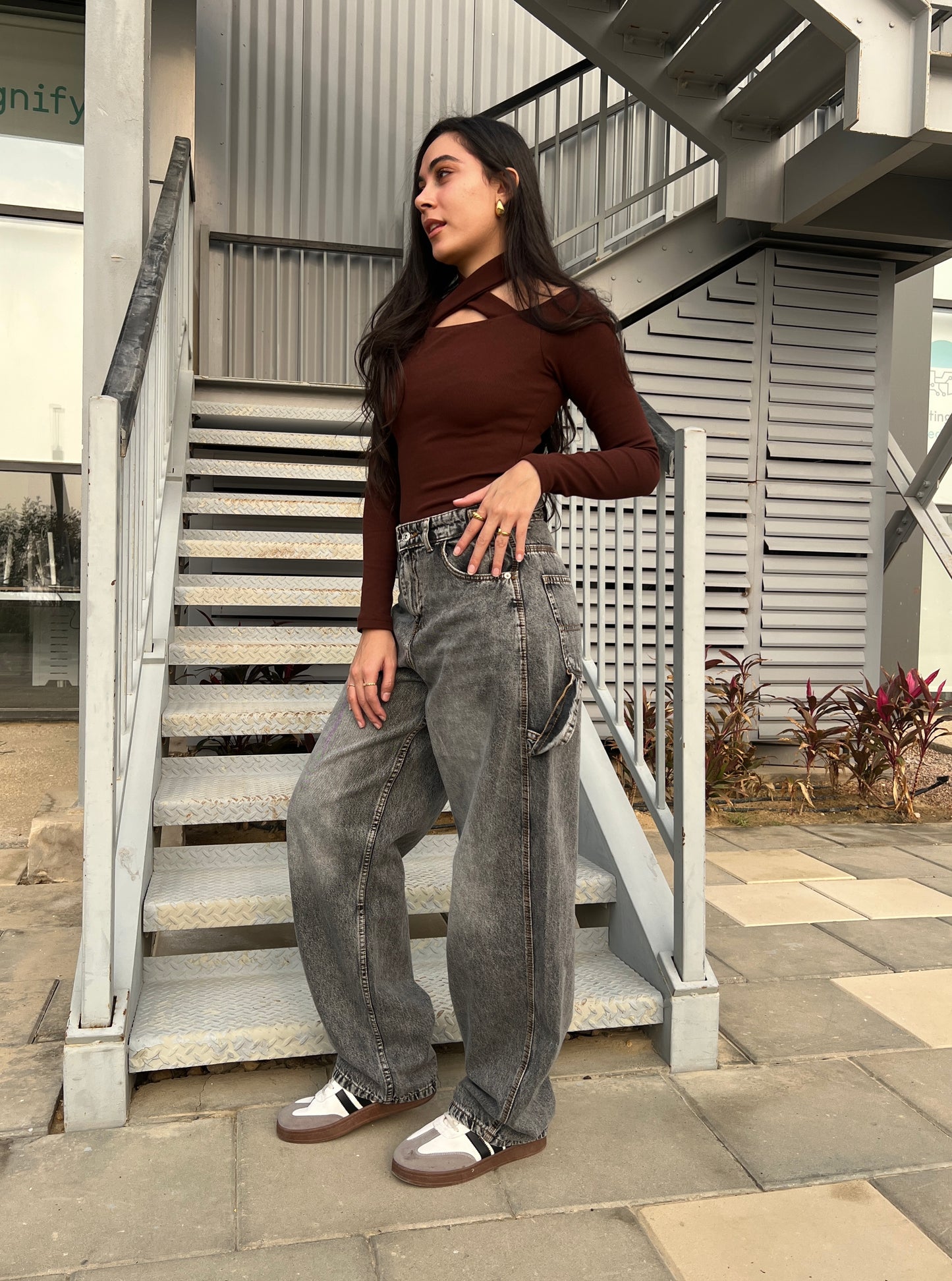 GRAY ADJUSTABLE BALLOON FIT DENIM