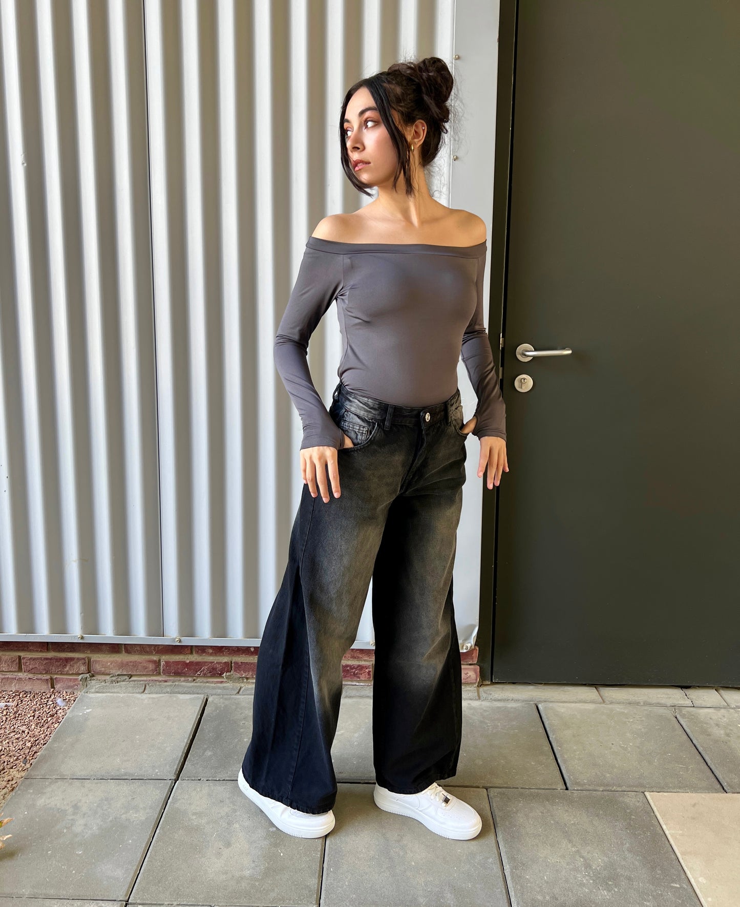 OFF SHOULDERS BASIC TOP