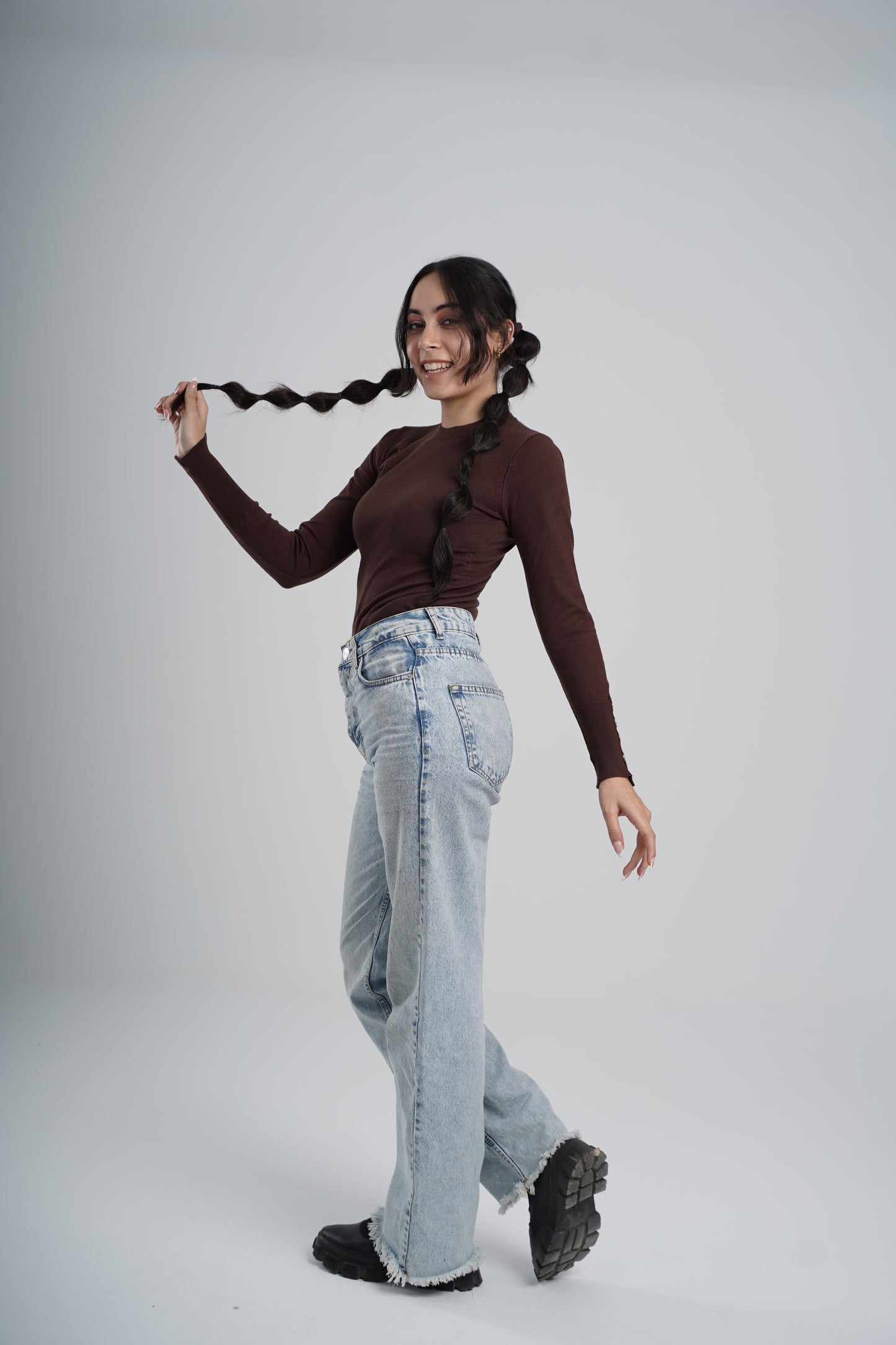 BROWN CREW NECK KNIT TOP