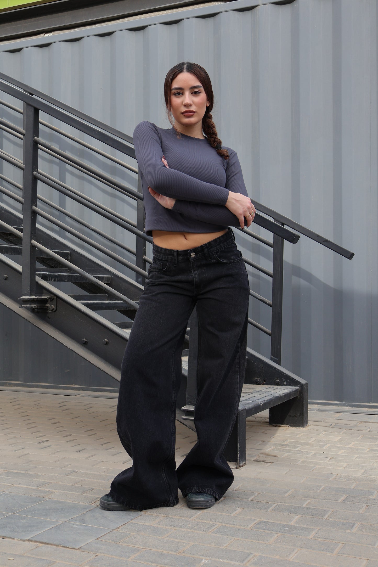 BLACK LOW-WAIST WIDE LEG DENIM