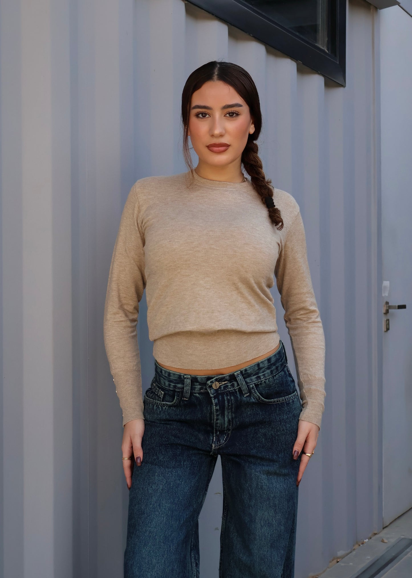 SAND BEIGE CREWNECK KNIT TOP
