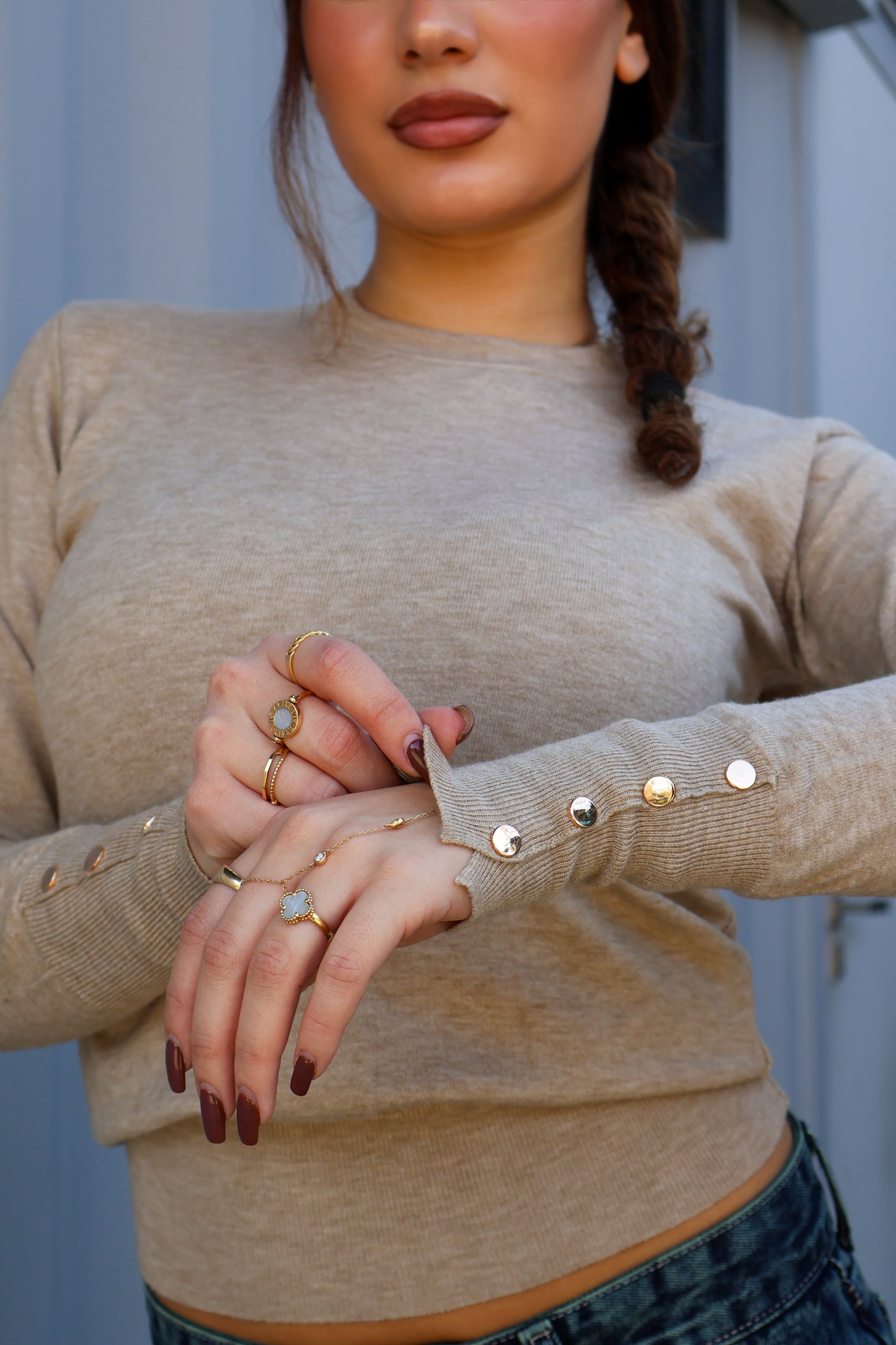 SAND BEIGE CREWNECK KNIT TOP