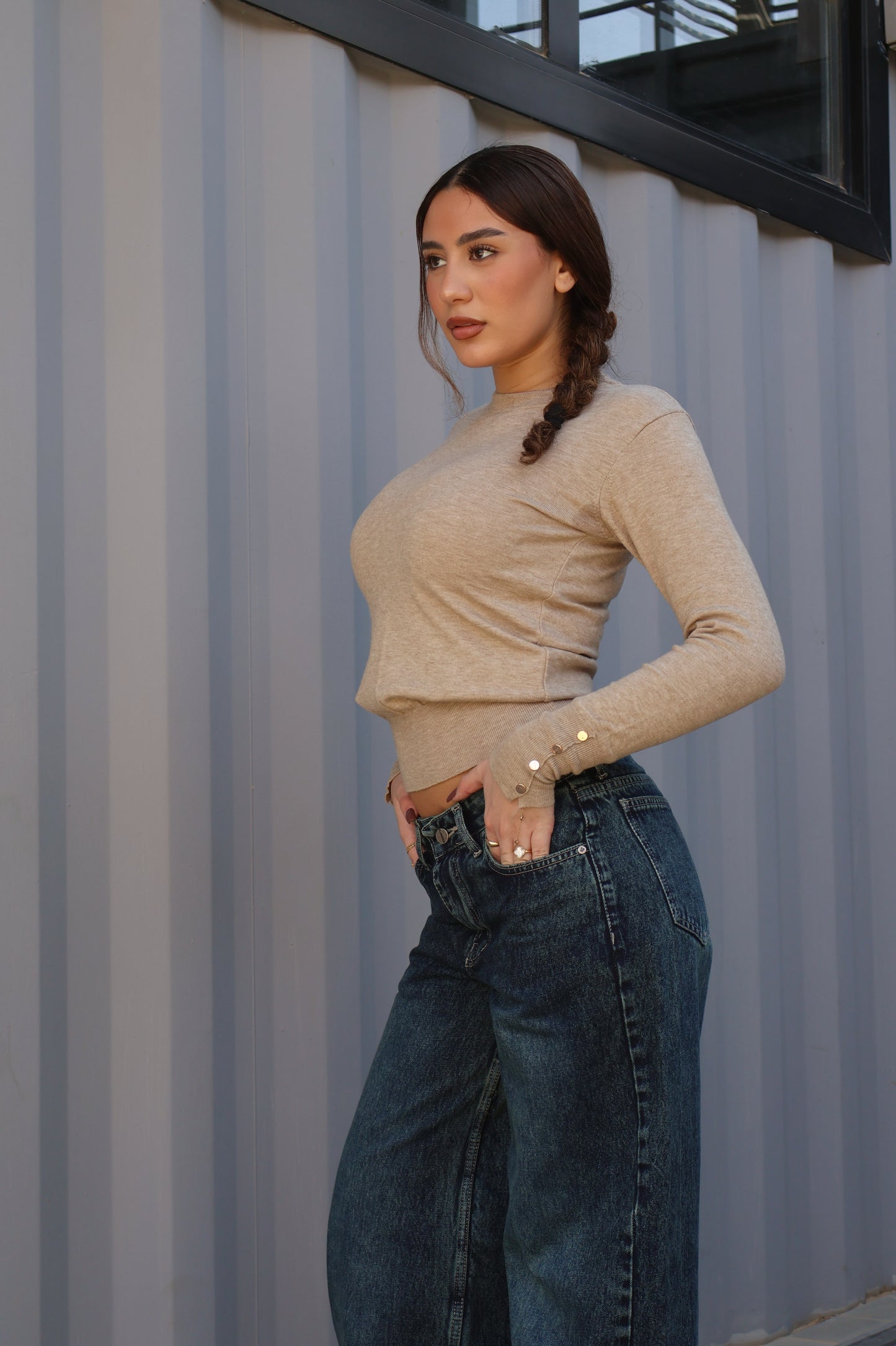 SAND BEIGE CREWNECK KNIT TOP