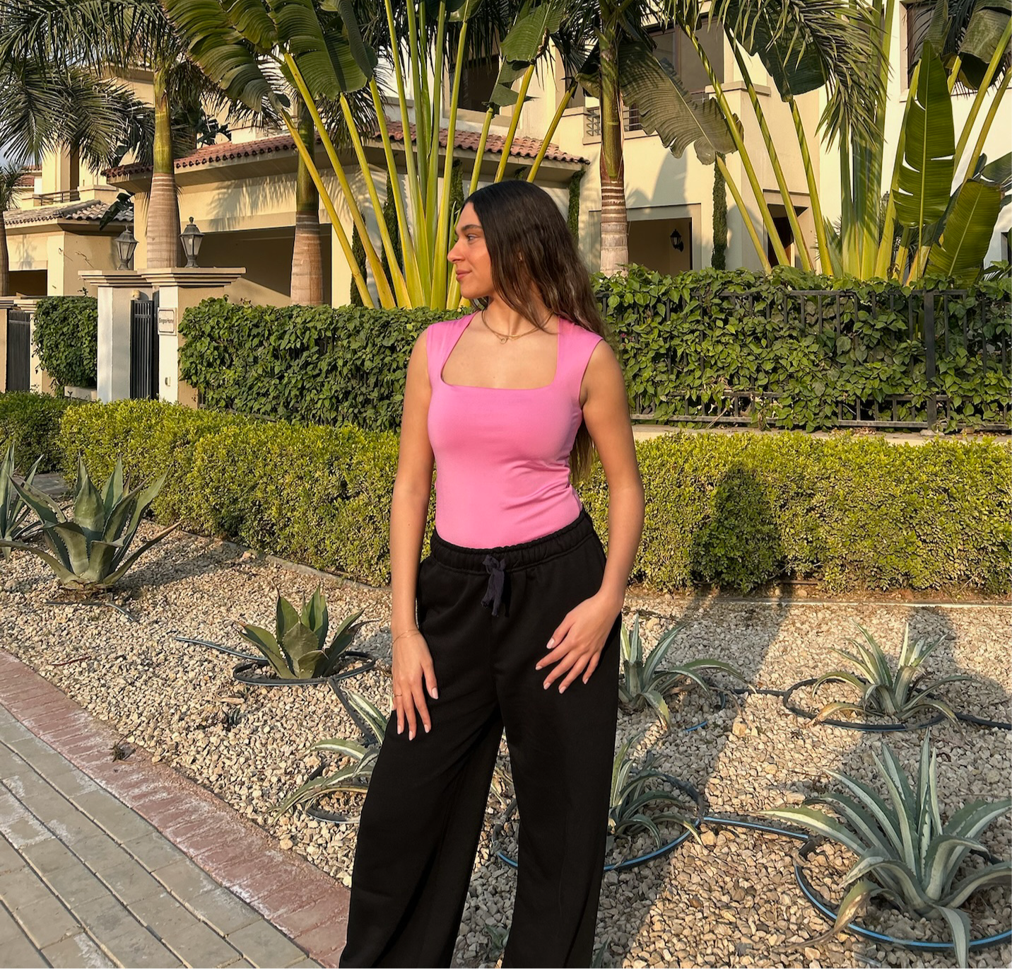 SQUARE NECK BASIC TOP