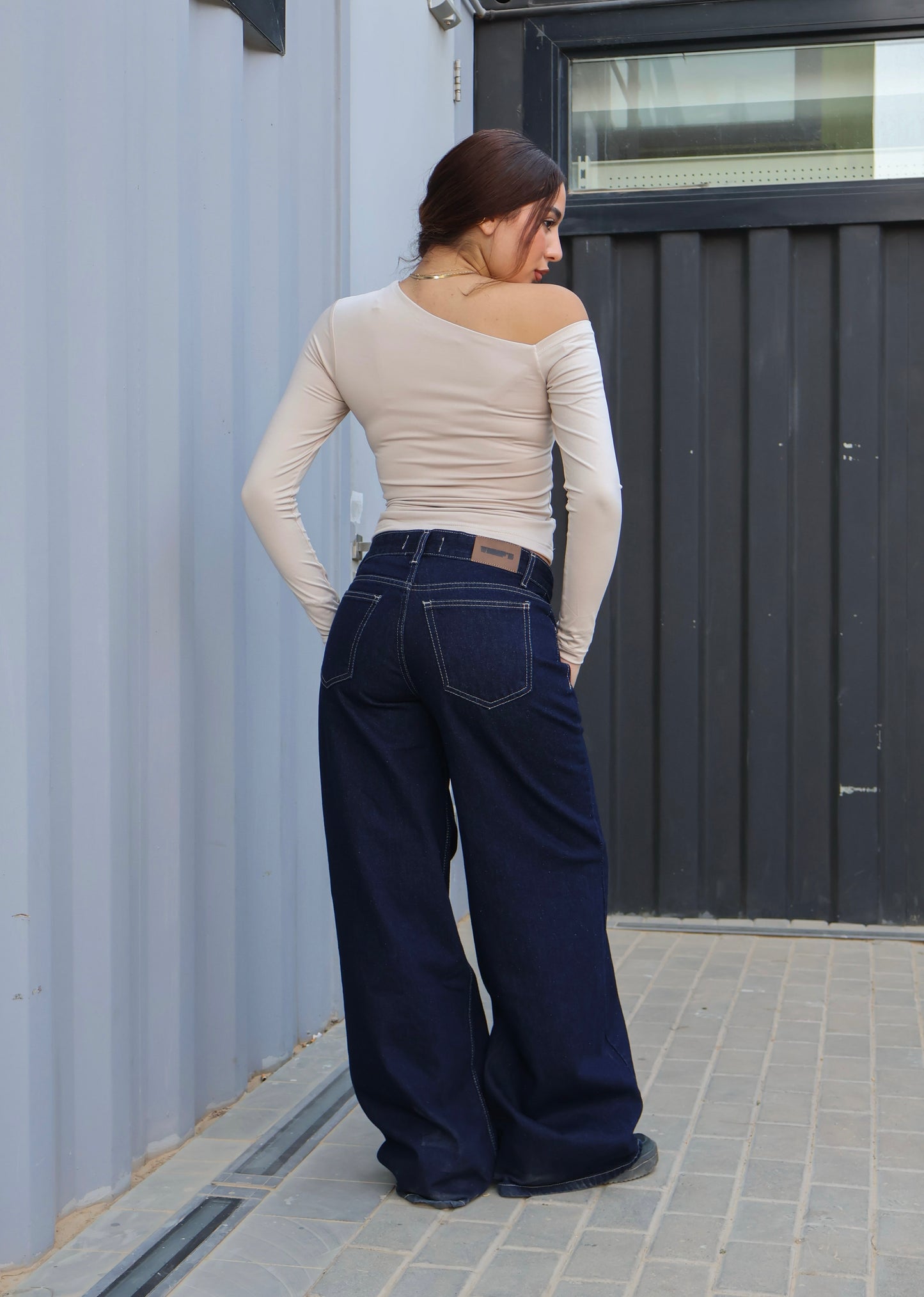 BEIGE ONE-SHOULDER BASIC TOP