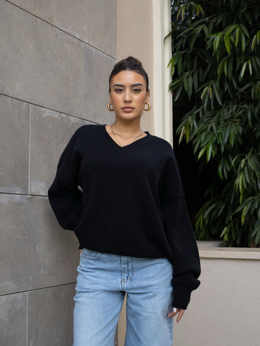BLACK OVERSIZED V-NECK SWEATER