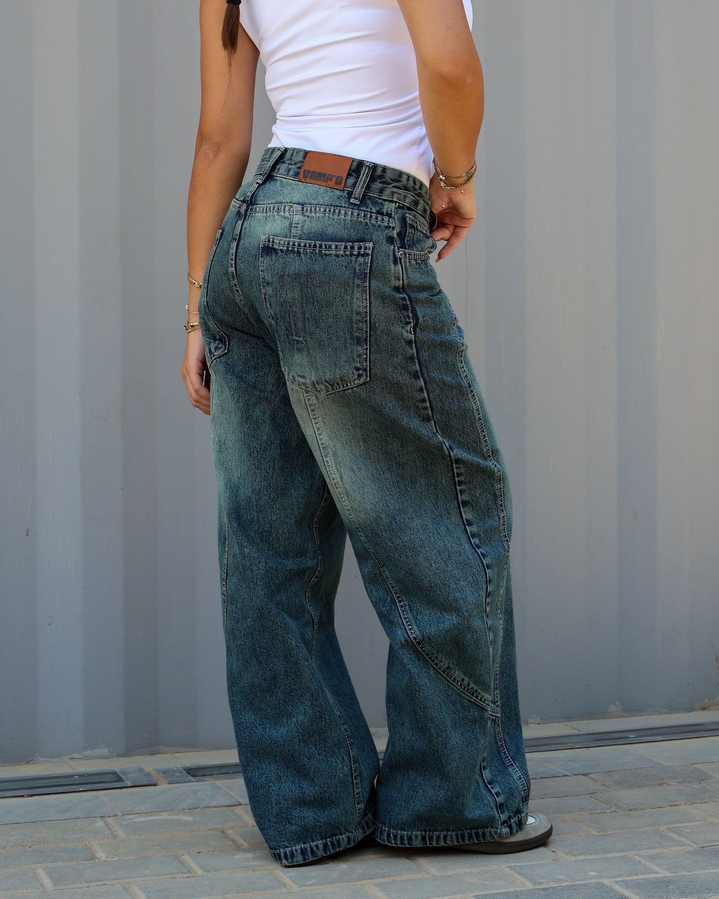 VINTAGE LOW-WAIST SUPER BAGGY DENIM