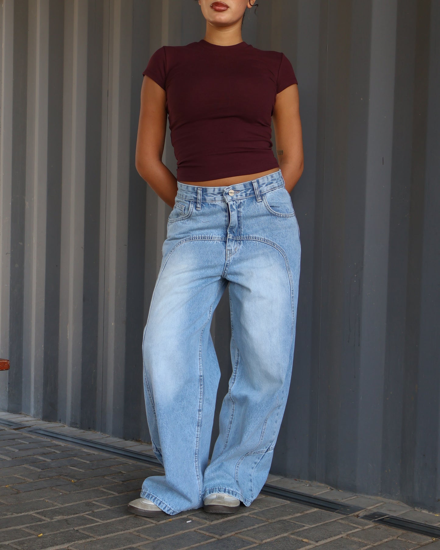 BLUE LOW-WAIST SUPER BAGGY DENIM