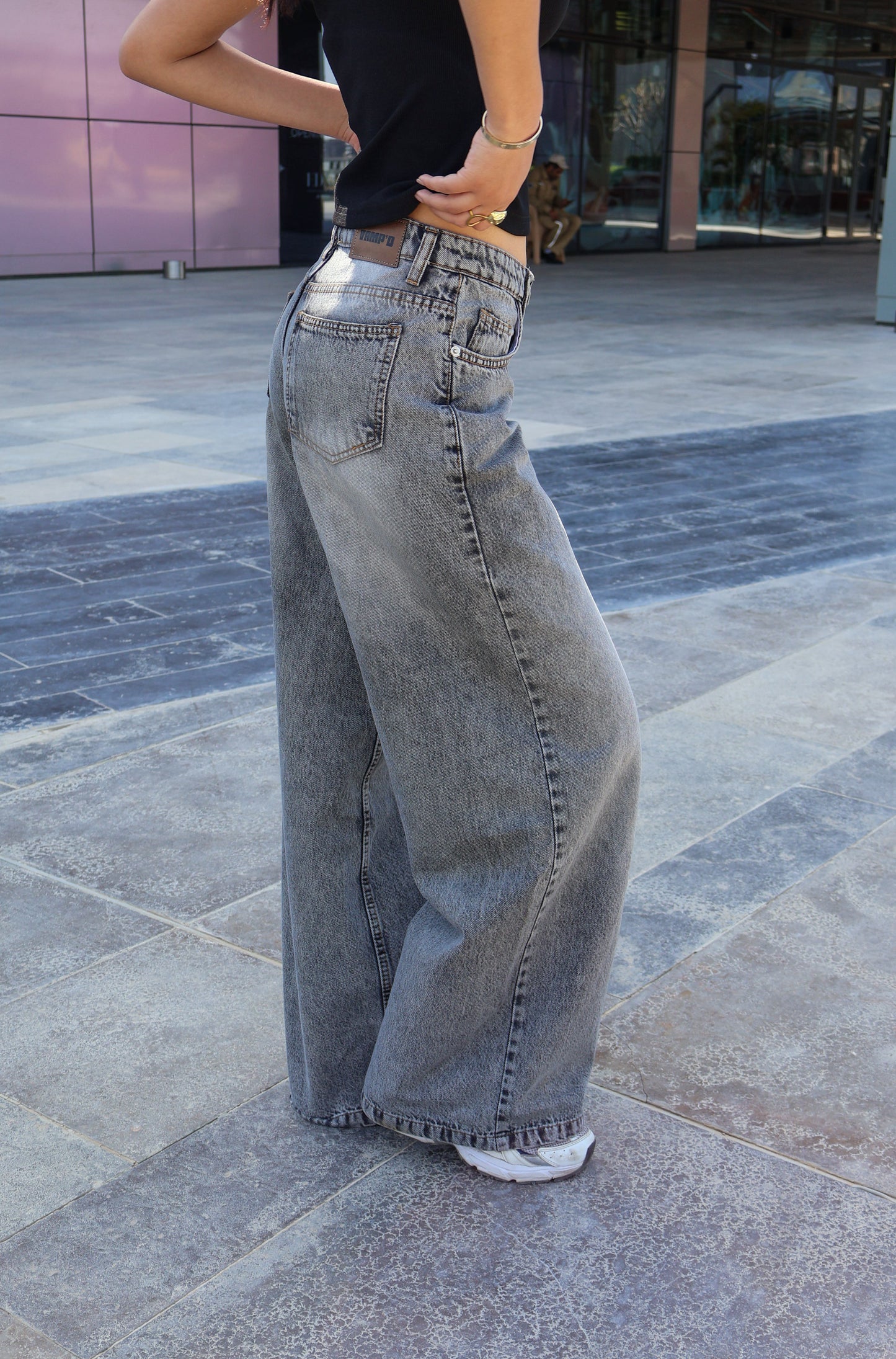 MID-RISE GRAY WIDE-LEG DENIM