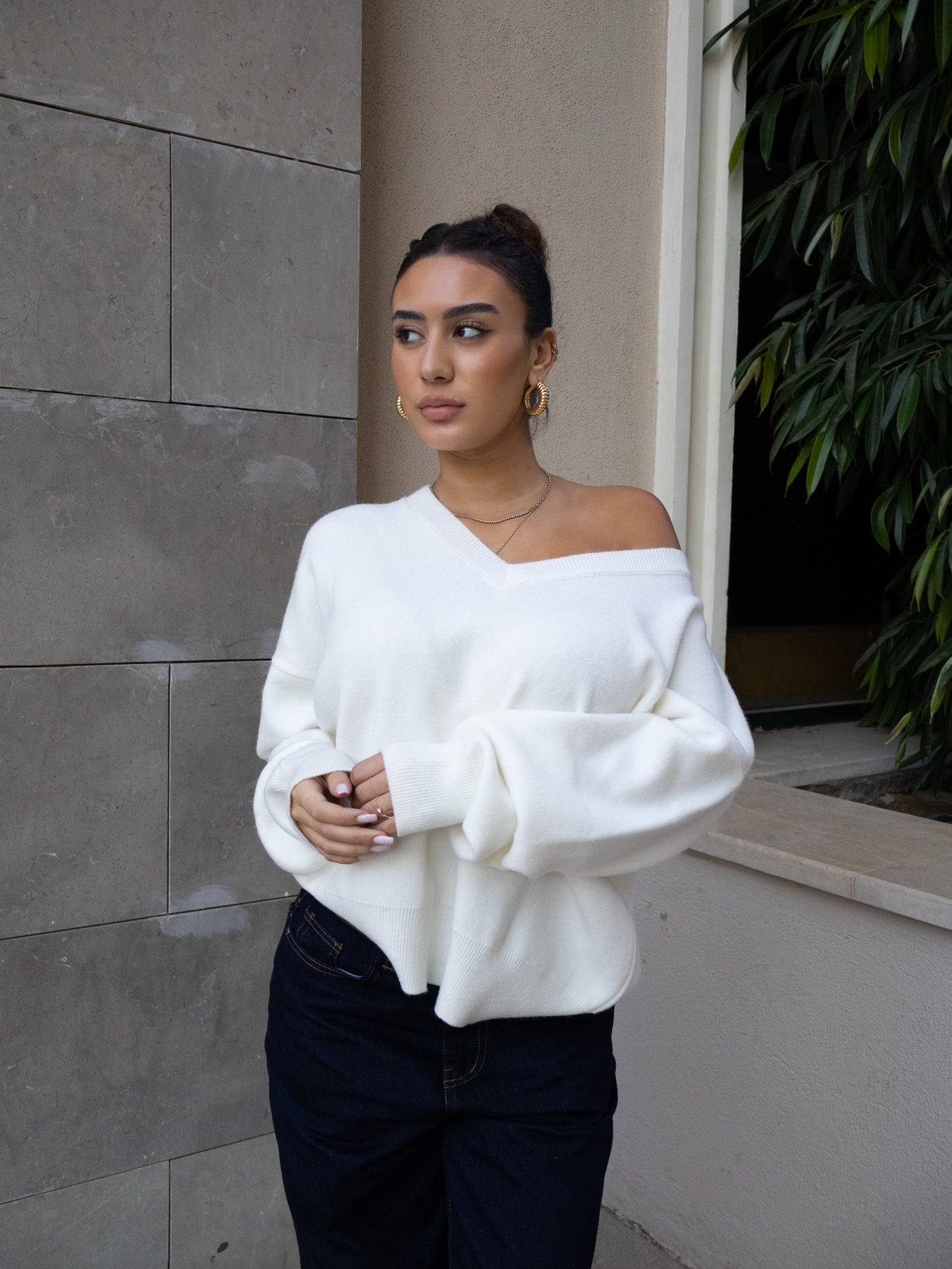 OFF-WHITE OVERSIZED V-NECK SWEATER