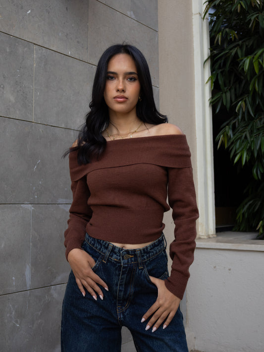BROWN KNITTED OFF-SHOULDER TOP