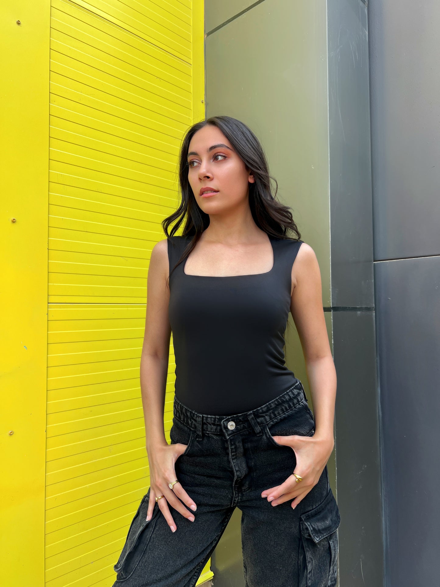 SQUARE NECK BASIC TOP